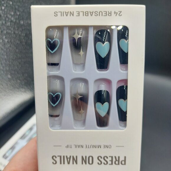 NIP 3 Sets Press on False Nails Hearts & Stars Do It Yourself 24 Reusable Nails - Picture 4 of 5